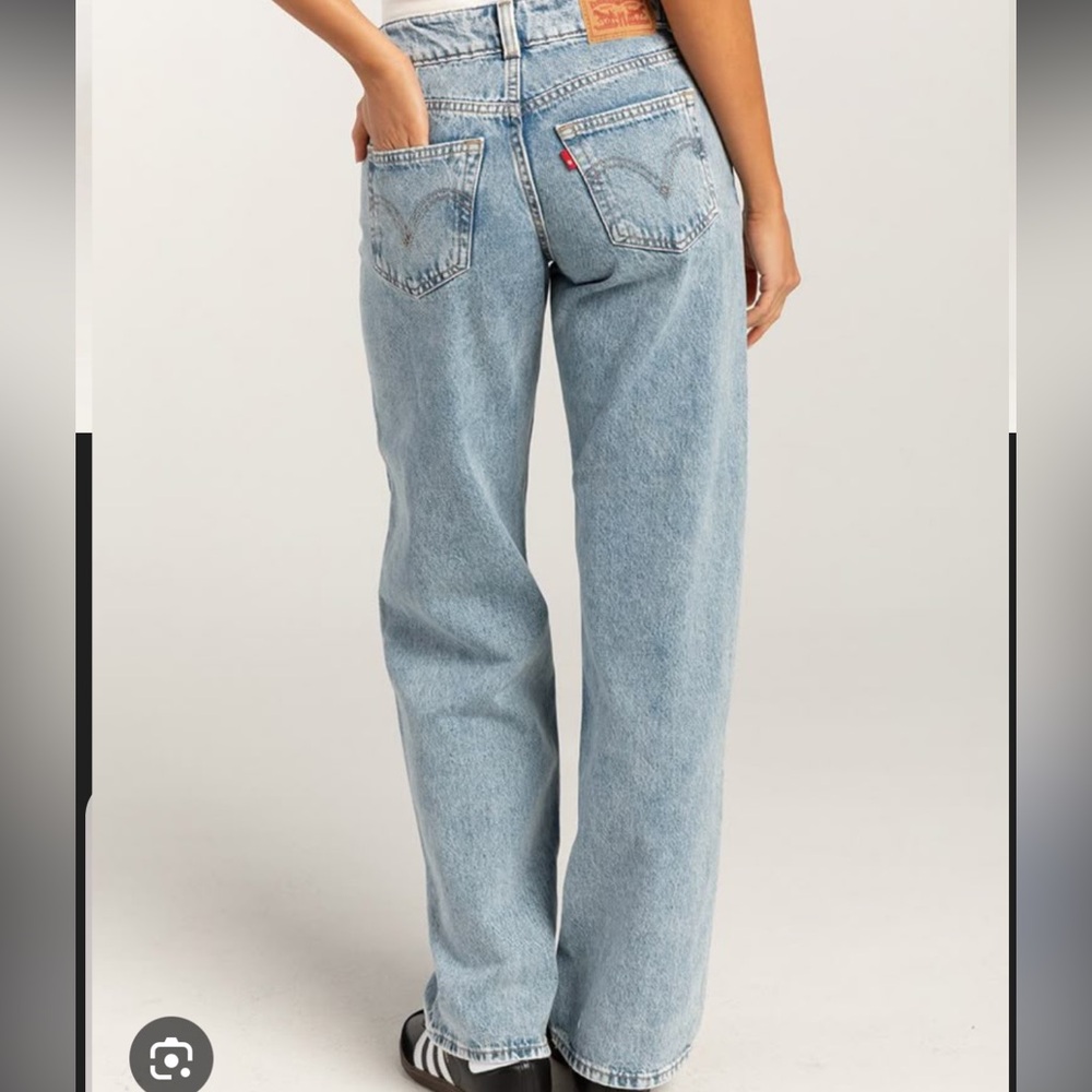 Levi's Women's Straight Leg Jeans - Light Blue - Picture 5 of 6